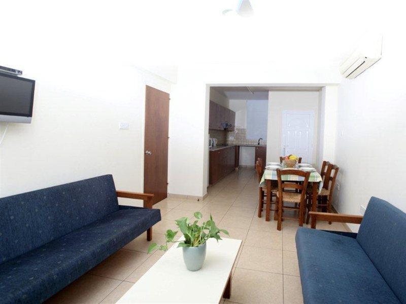 Hotel de apartamente Captain Karas Holidays 3*