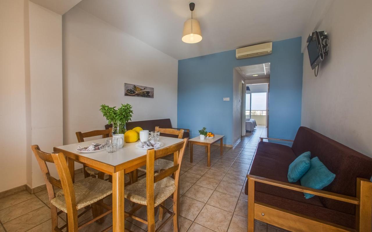 Hotel de apartamente Captain Karas Holidays 3*